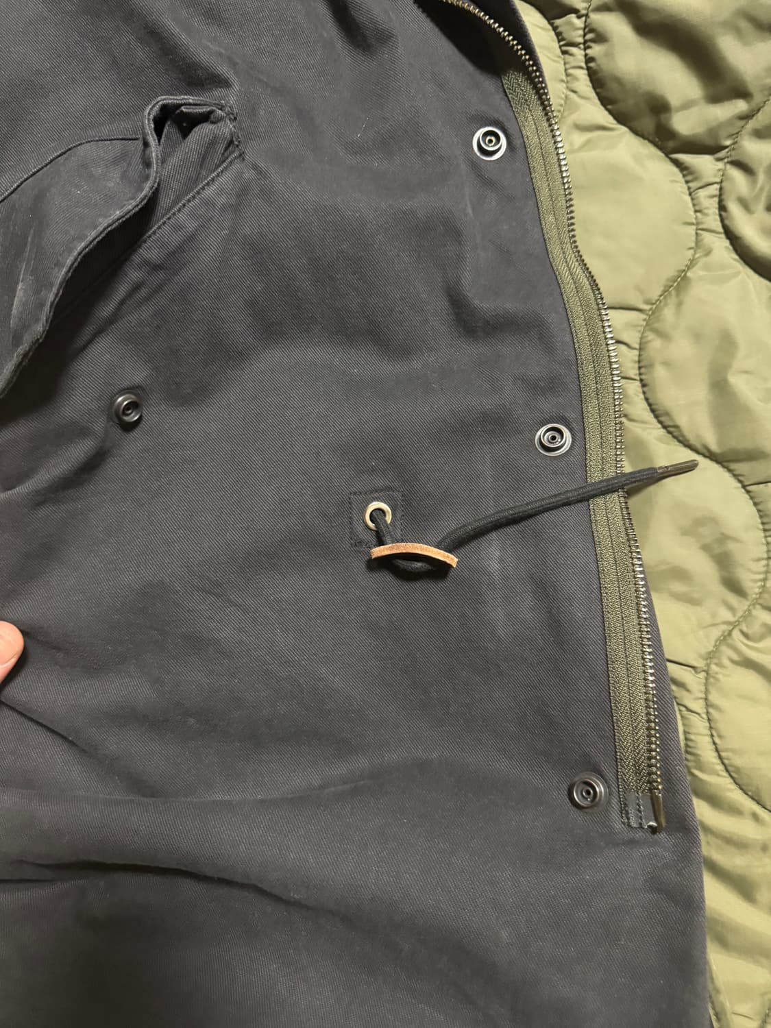 아웃스탠딩 피쉬테일 퀄팅 야상 자켓입니다. 상품이미지6