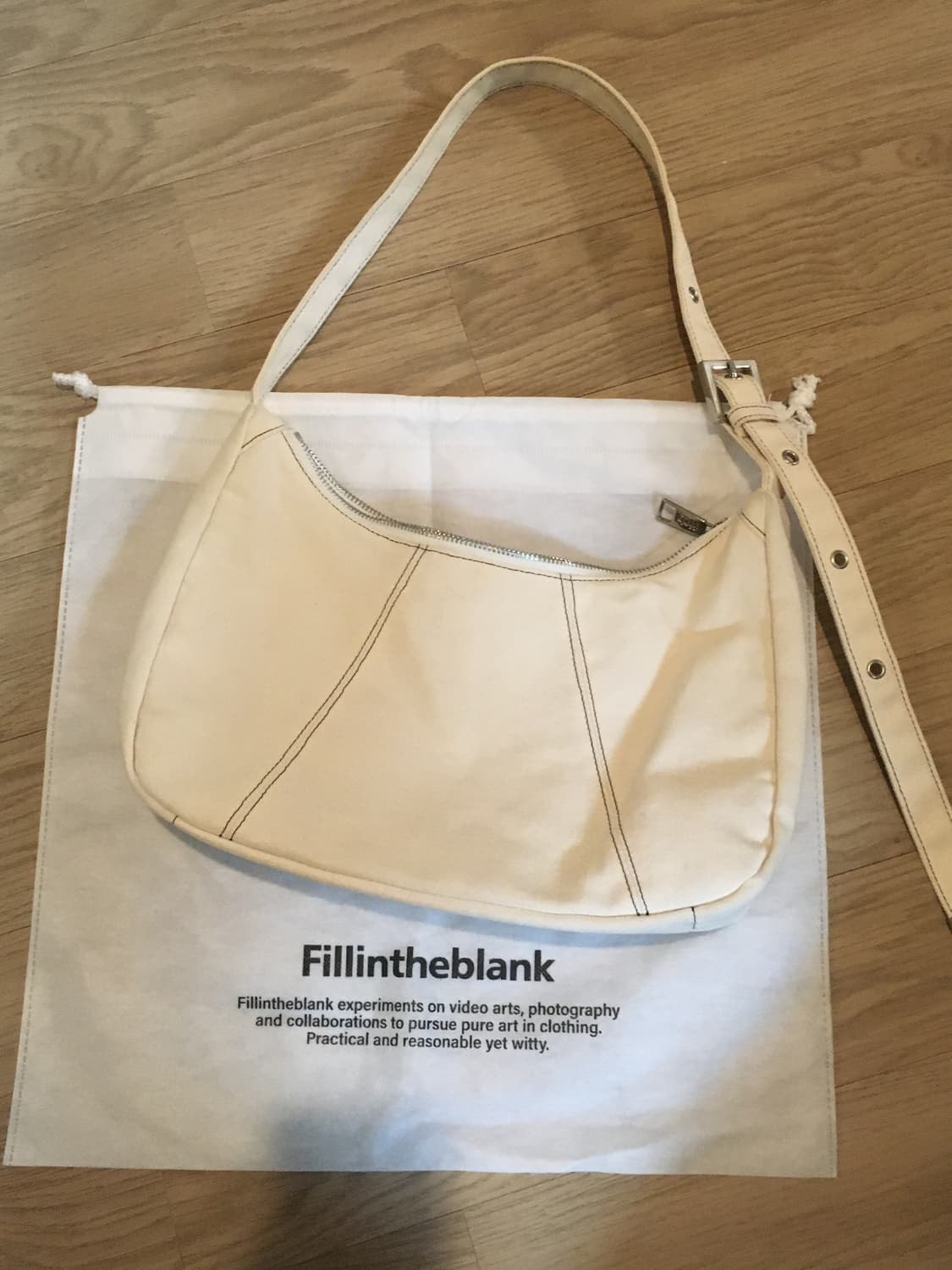 필인더블랭크 캔버스 스티치 호보백  상품이미지1