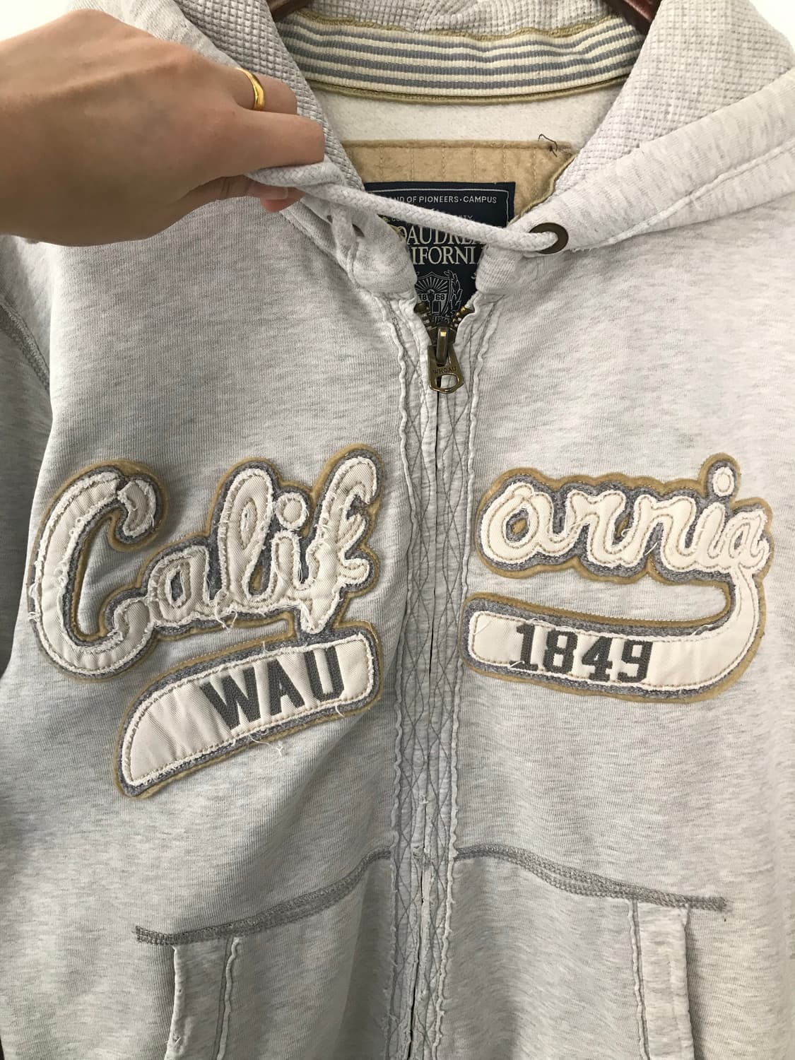 후아유 y2k 와투케 그레이 후드집업 상품이미지4