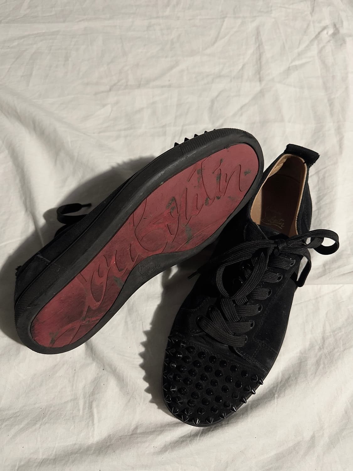 루부탱 오피움 스터드 스웨이드 스니커즈 상품이미지3