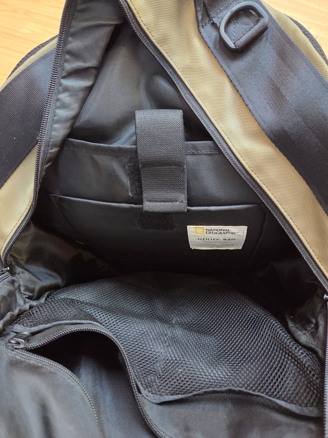 내셔널지오그래픽 유틸리티 백팩입니다. 품번은 N183ABG160입니다.  상품이미지6