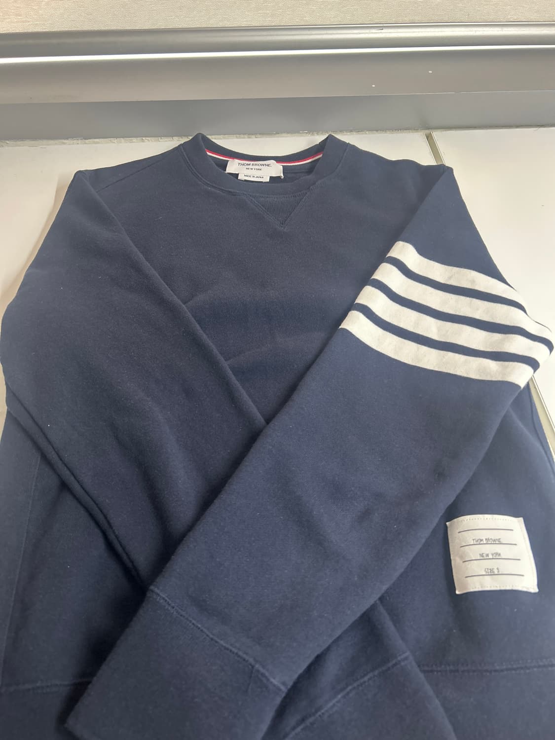 톰브라운 맨투맨 3사이즈 판매합니다 상품이미지1