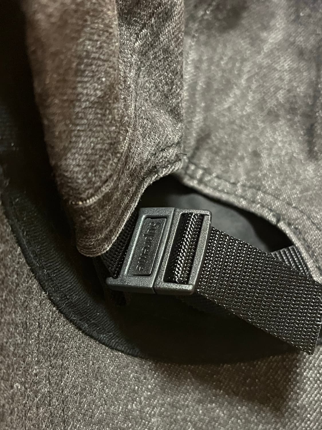 슈프림 엠보시드 데님 캡 상품이미지2