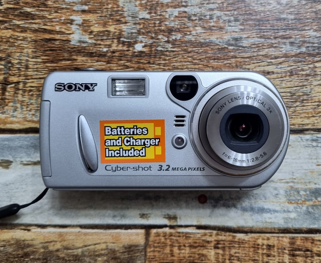 소니 사이버샷 디지털 카메라 DSC-P72 팝니다. 상품이미지2