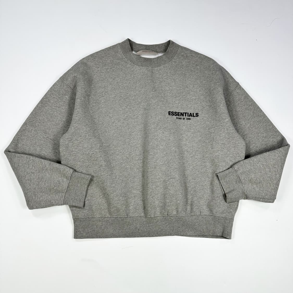 피오갓 에센셜 백로고 다크그레이 맨투맨 (실측 M) 상품이미지2