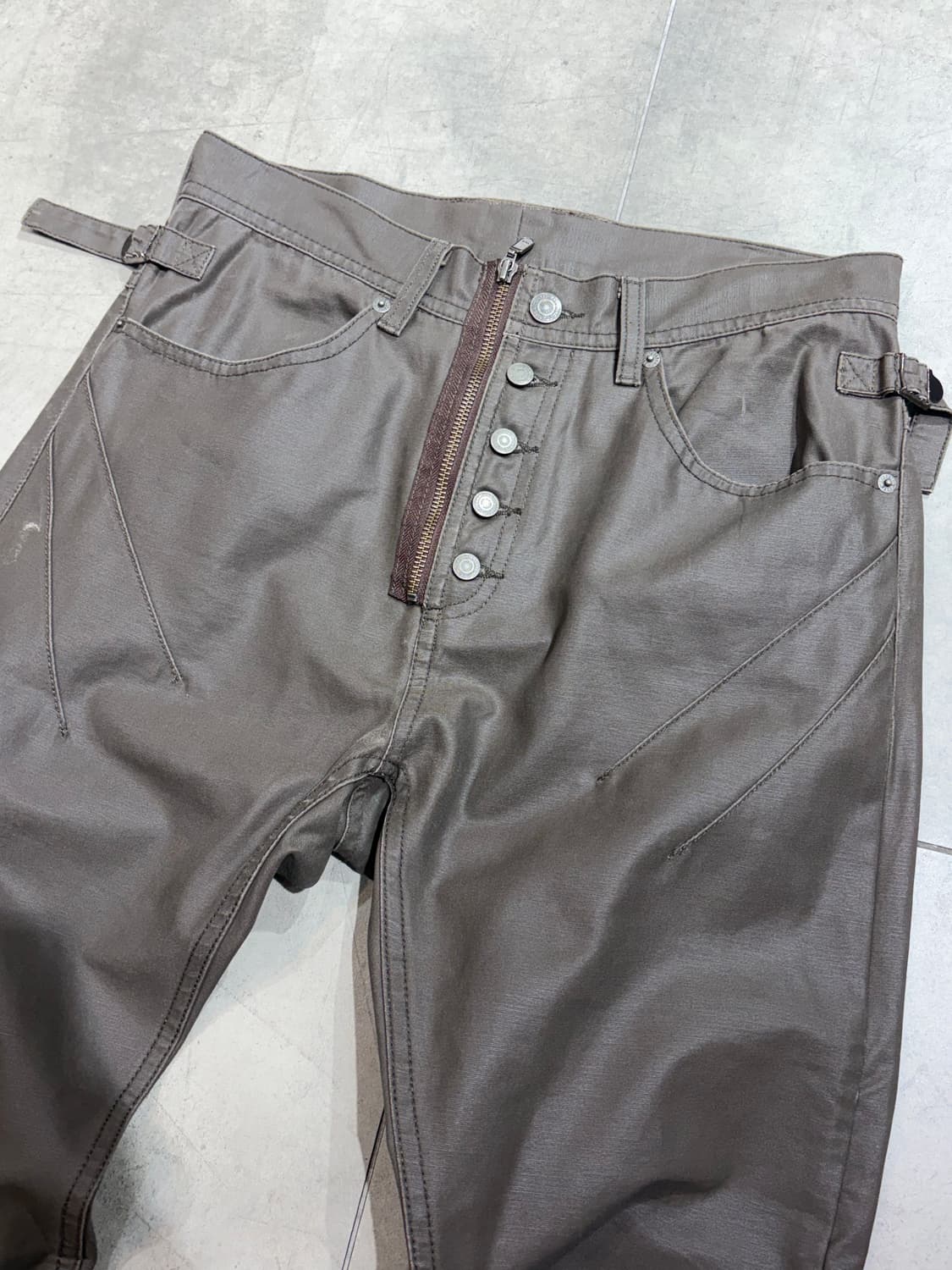 Tornado mart 토네이도 마트 버튼 디테일 팬츠  상품이미지5