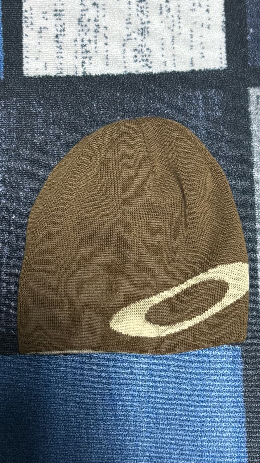 오클리 리버서블 비니 상품이미지1