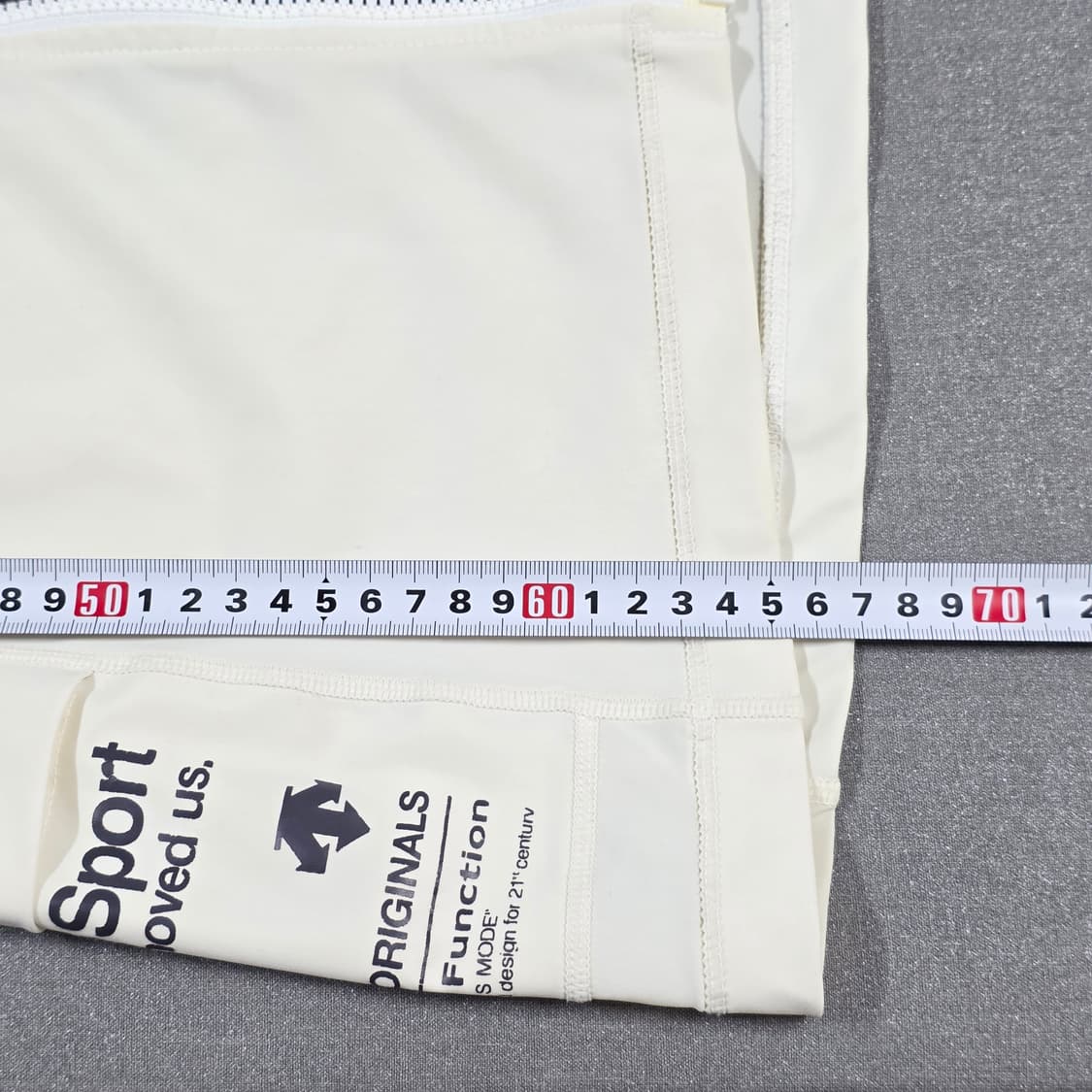 95) 데상트 후드 경량 스판 바람막이 아이보리 상품이미지7