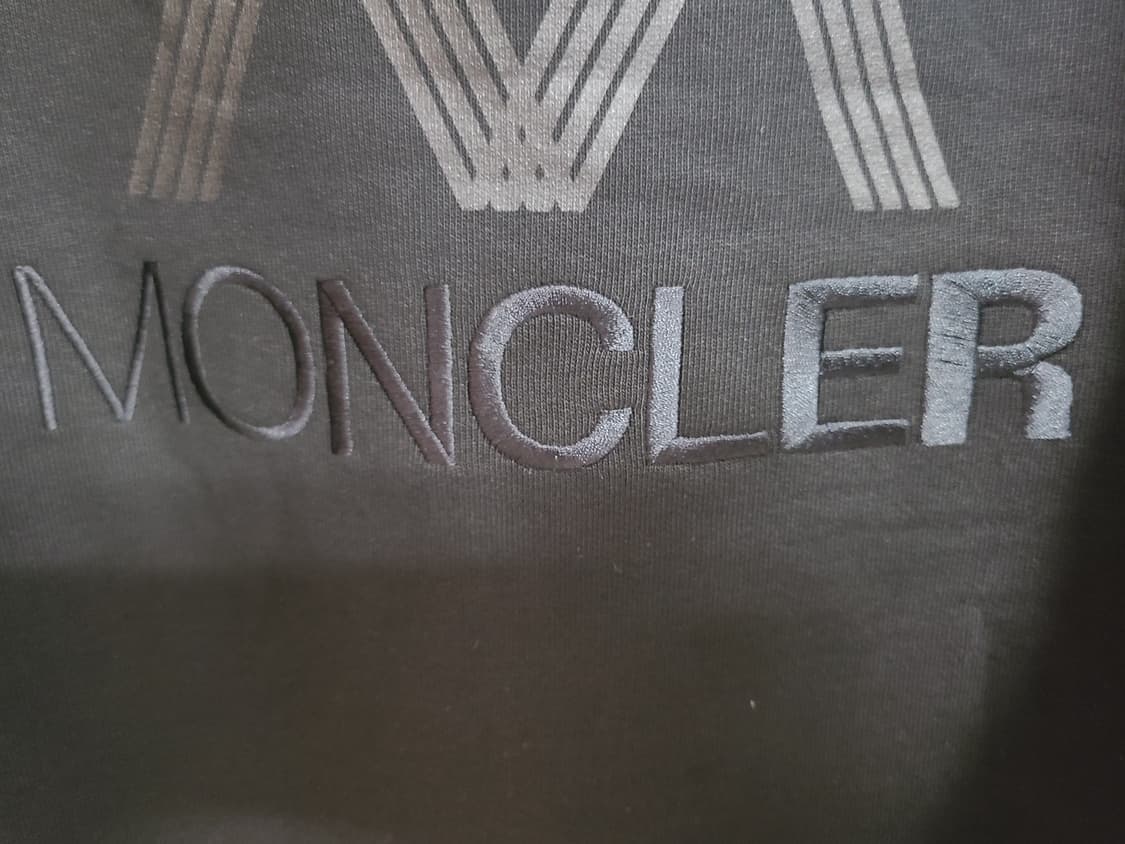 몽클레어 맨투맨 상품이미지3
