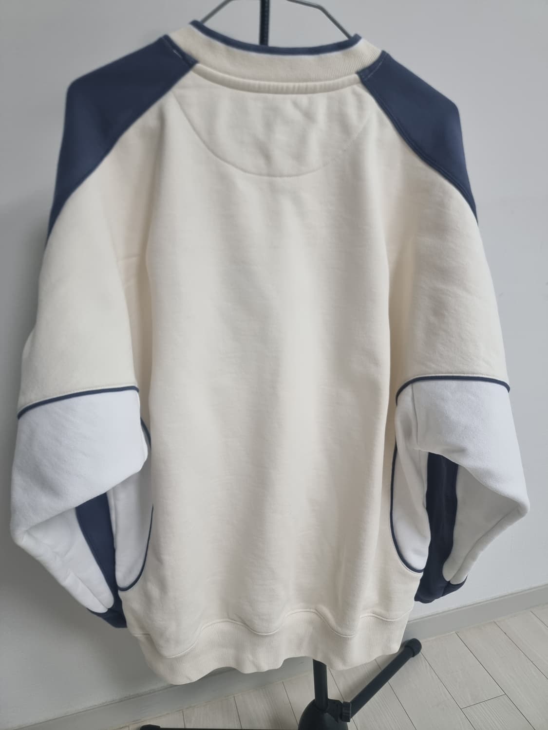 팔라스 스타 스크립트 크루넥 소프트 화이트 L 상품이미지2