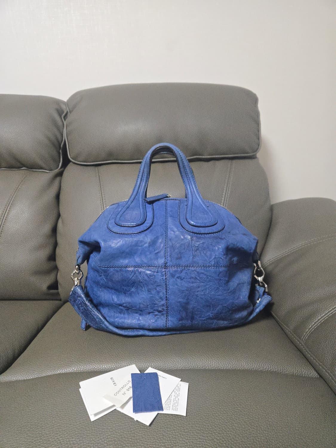 지방시 나이팅게일 로얄블루 2웨이백 미디움 상품이미지1