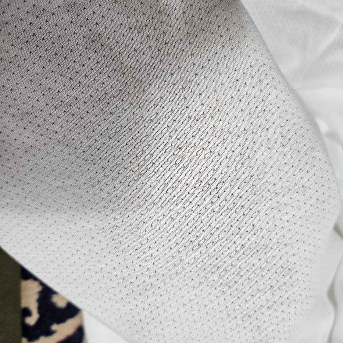 (새상품)푸마(Puma) 브이넥 스몰로고 기능성 브이넥 반팔티셔츠 상품이미지6