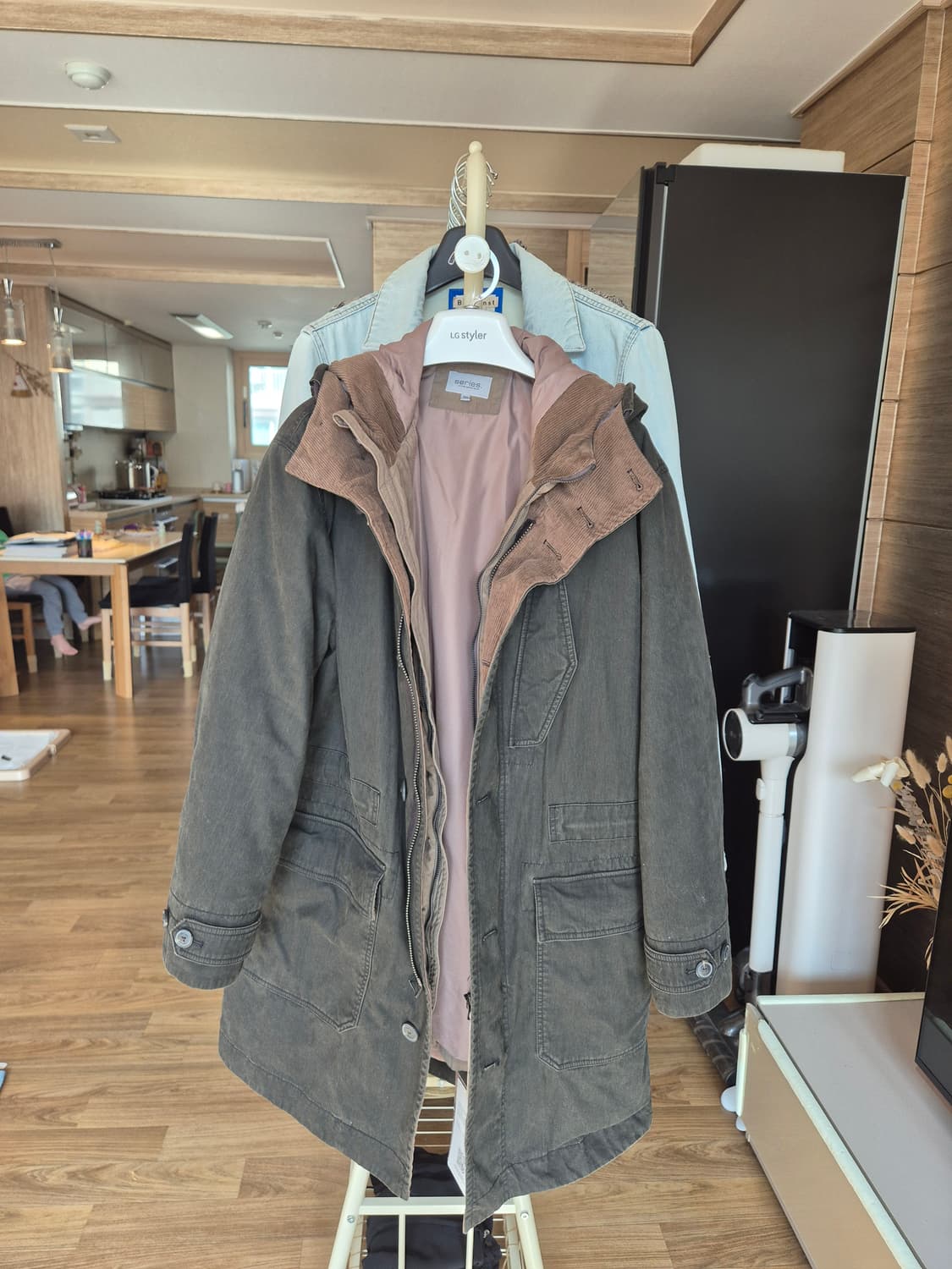 시리즈 구스다운 내피 야상 스타일 패딩 코트 100 상품이미지1