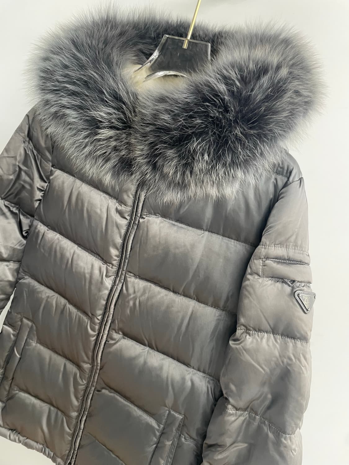 프라다 여성 폭스퍼 패딩 40사이즈 상품이미지2