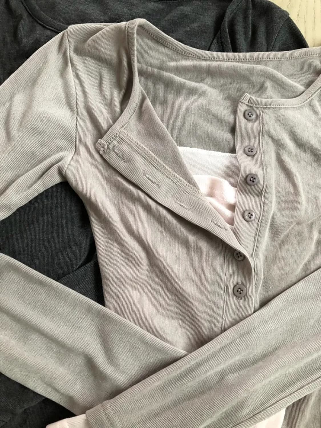 새거)딸기우유 버튼 레이어드 벨라 긴팔티셔츠 빈티지 미스치프 쓰리타임즈 상품이미지7