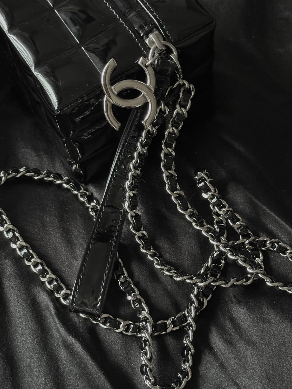 샤넬 페이던트 큐브 CC 클러치백 상품이미지4