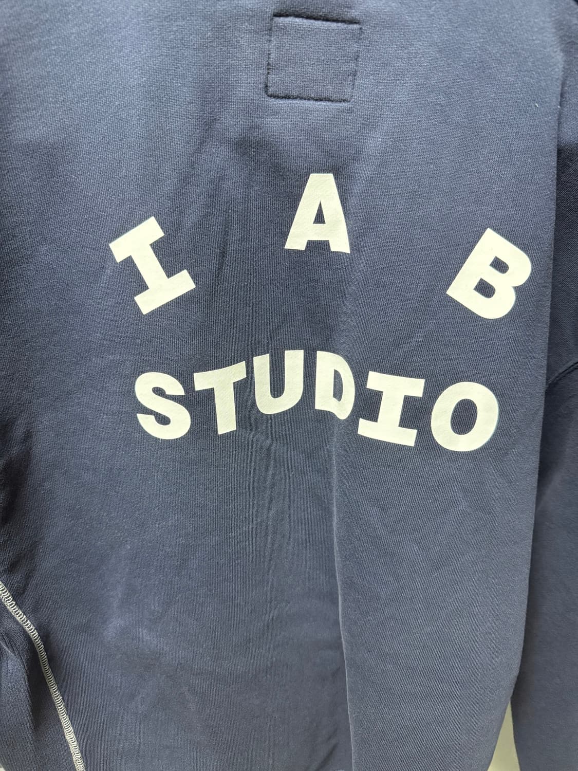 아이앱 리 콜라보 맨투맨 M사이즈 판매 상품이미지3