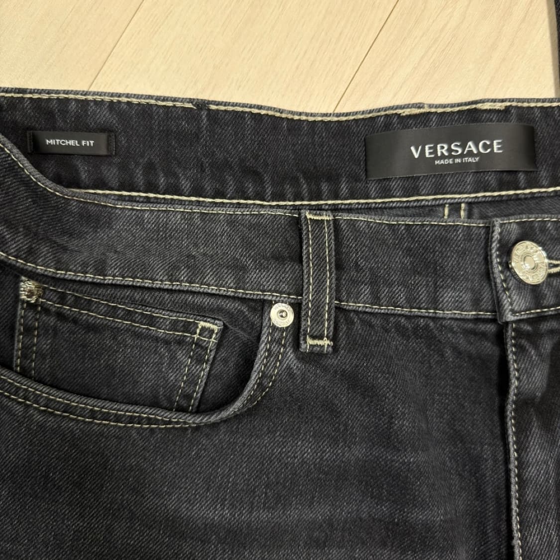 VERSACE 베르사체 데님 진(흑청 바지)새상품 상품이미지5
