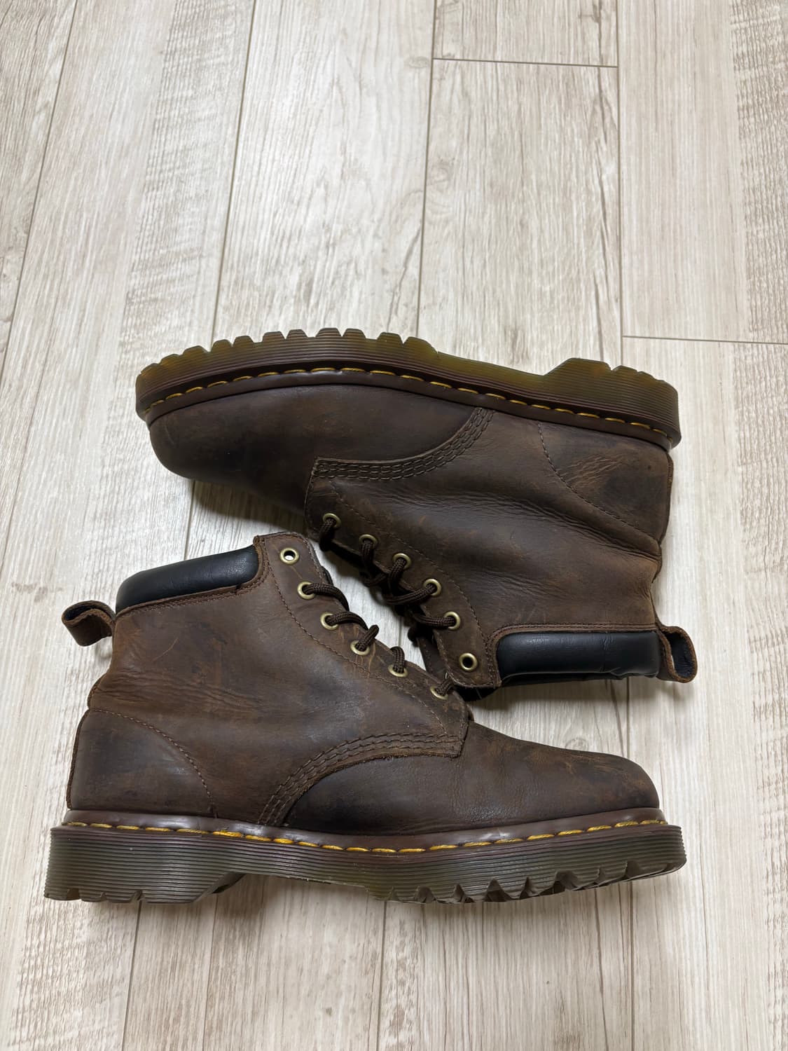 닥터마틴 6홀 크레이지홀스 270 상품이미지3