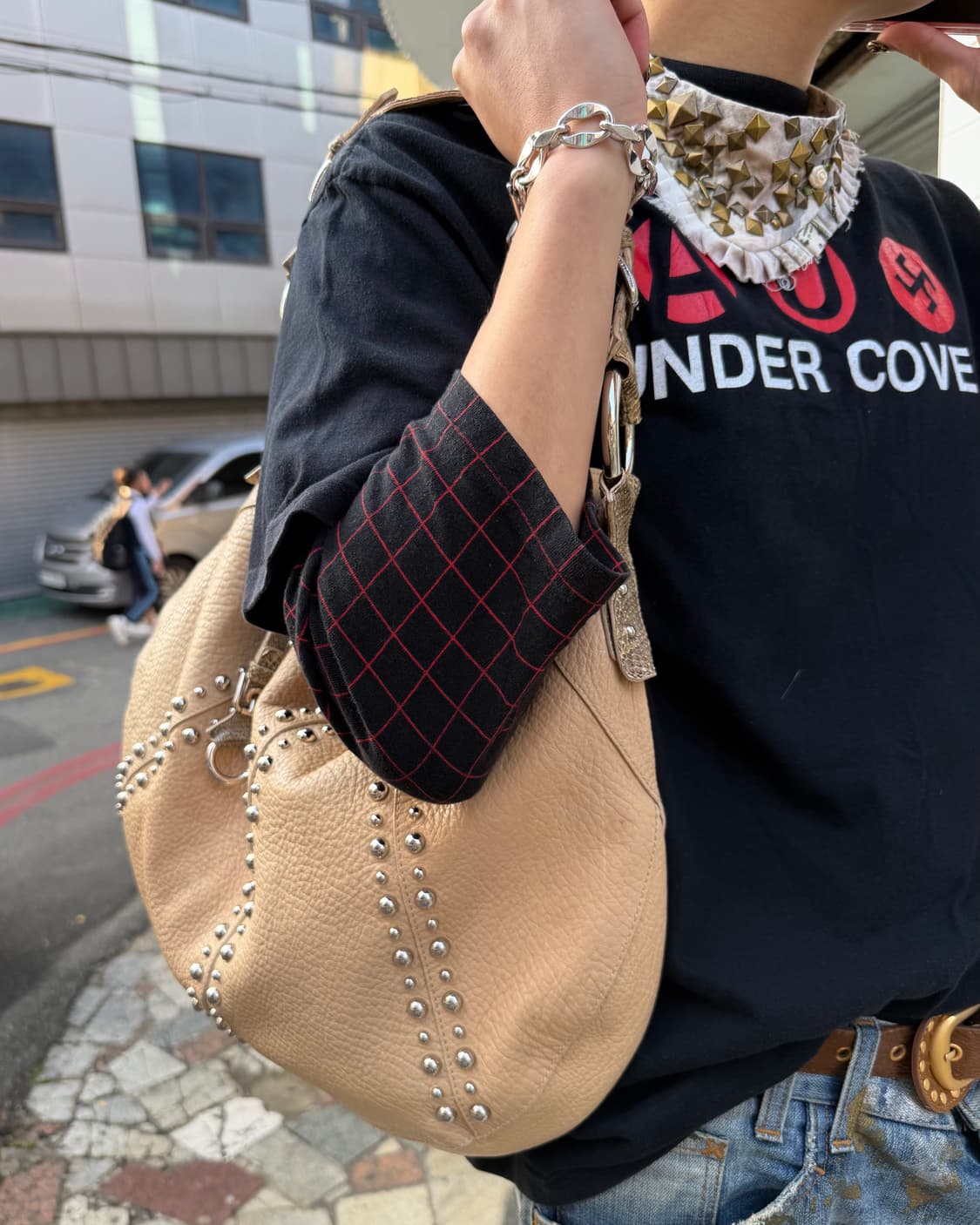 돌체앤가바나 스터디드 레더 숄더백 상품이미지3