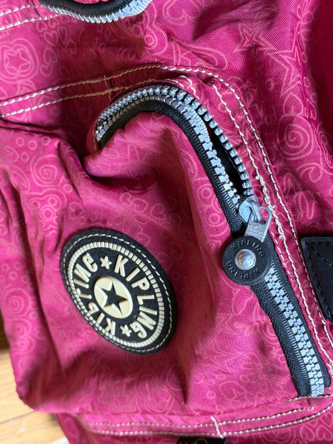 Y2k 희귀 키플링 핑크 패턴 롤링 더플백 캐리어 상품이미지3
