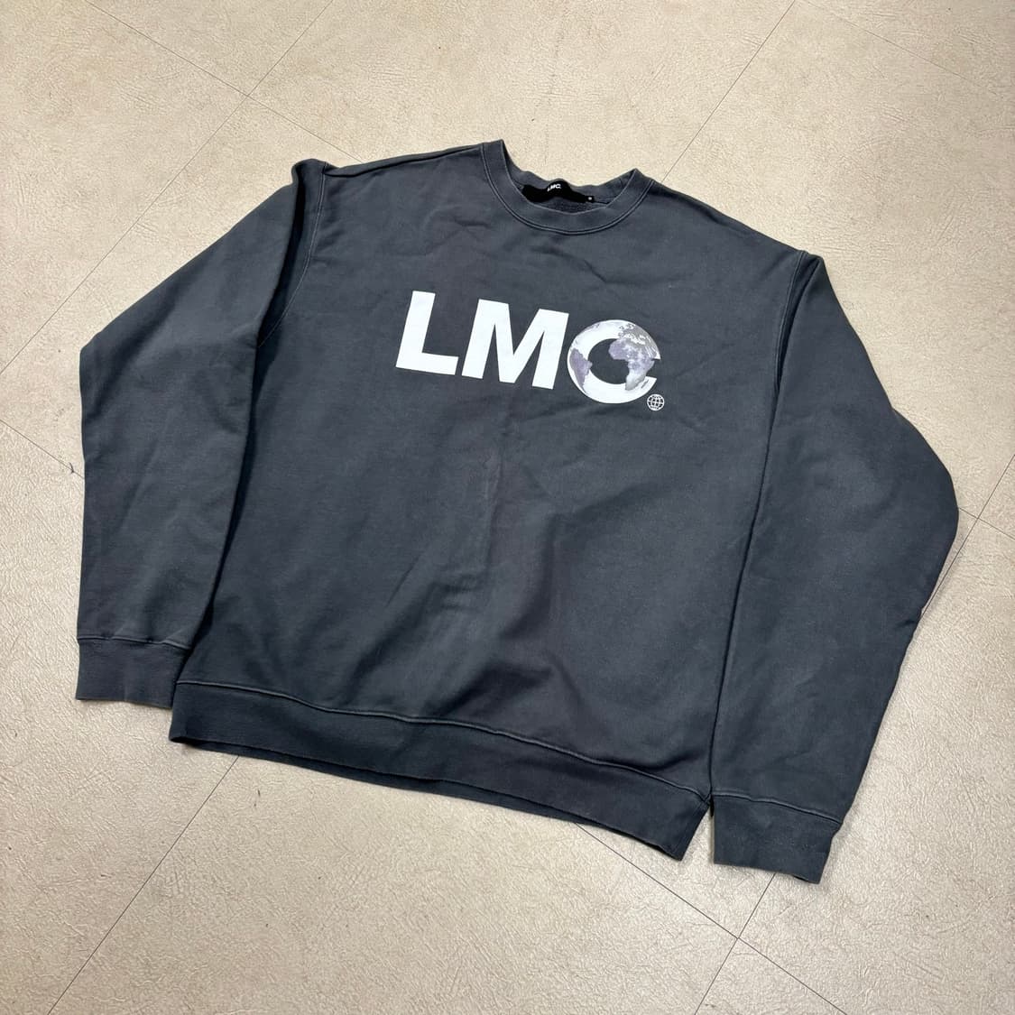 Lmc 빅로고 그레이 맨투맨 상품이미지1