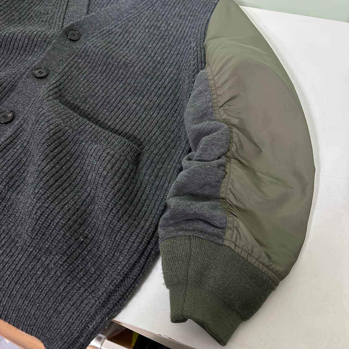 OS 후왓웨어 차콜카키 루즈핏 캐시미어혼방 도킹가디건 상품이미지2