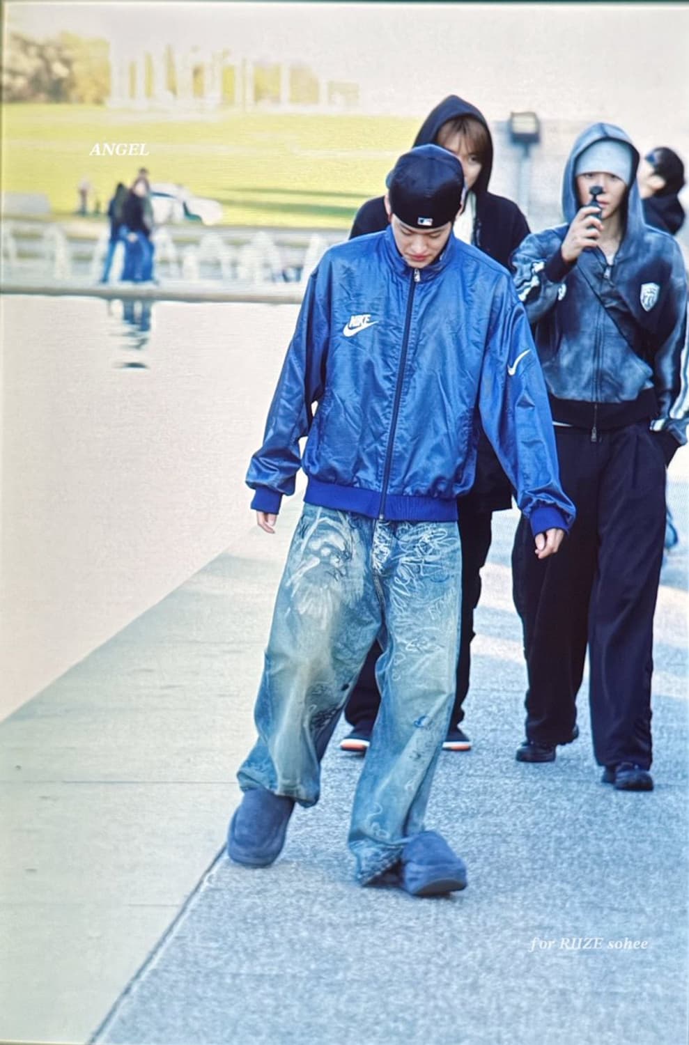 사진 속 나이키 올드스쿨 바람막이 구해요!  라이즈 소희 상품이미지2