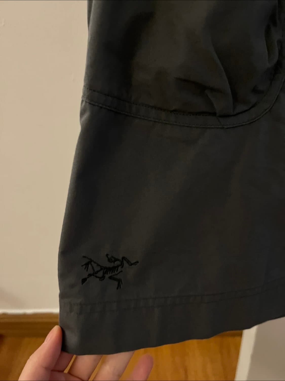 아크테릭스 카고스커트 차콜 새상품 상품이미지1