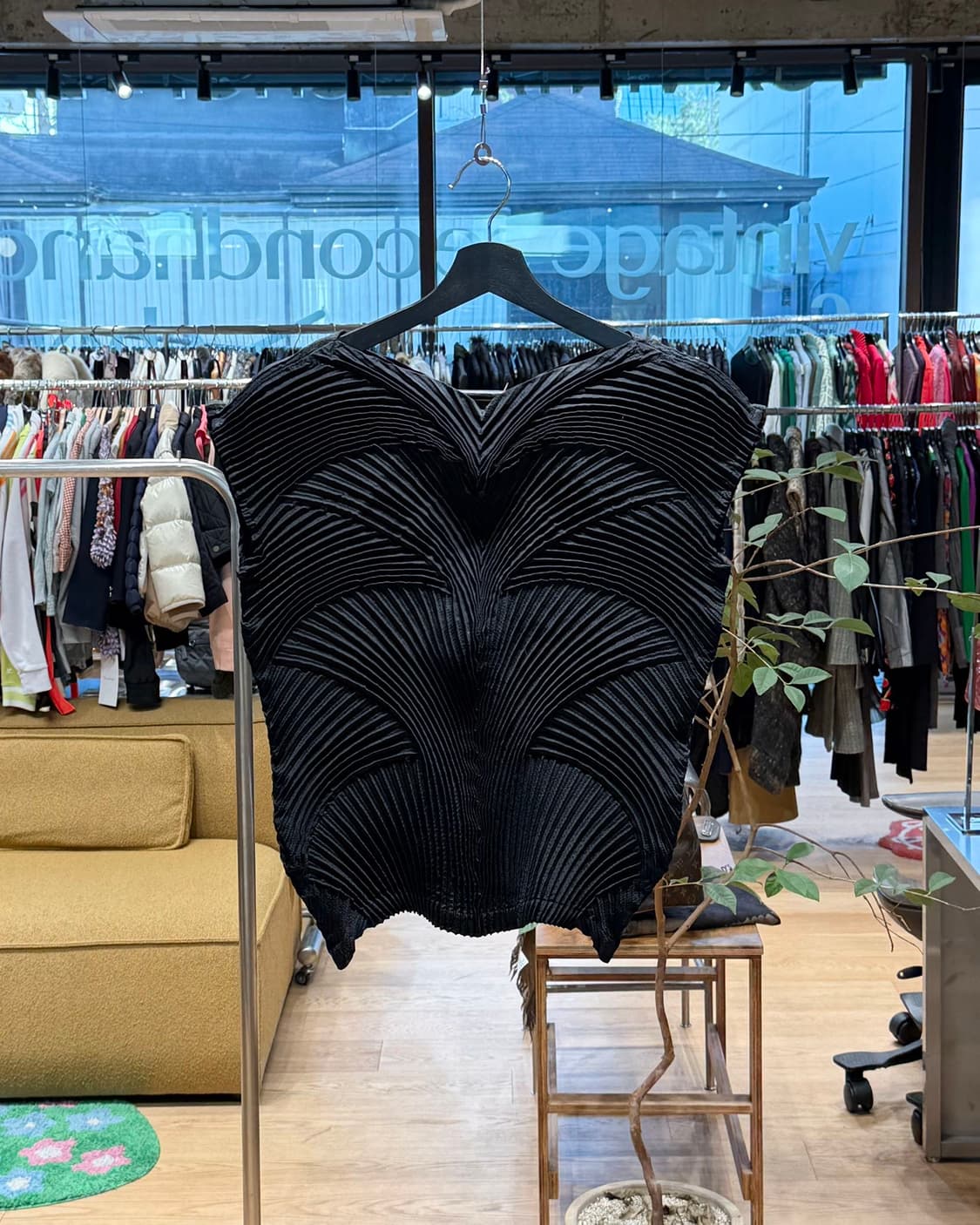 이세이미야케 블랙 링컬 슬리브리스  상품이미지1