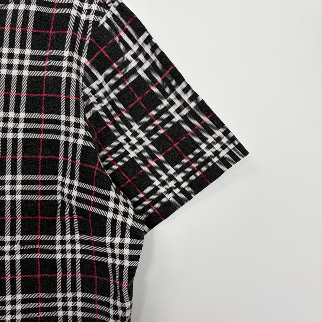 버버리 체크 반팔 티셔츠 상품이미지3