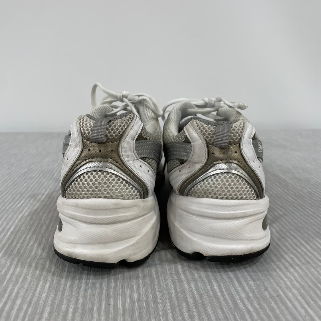 893) 뉴발란스 530 화이트 실버 메탈릭 285mm 상품이미지4