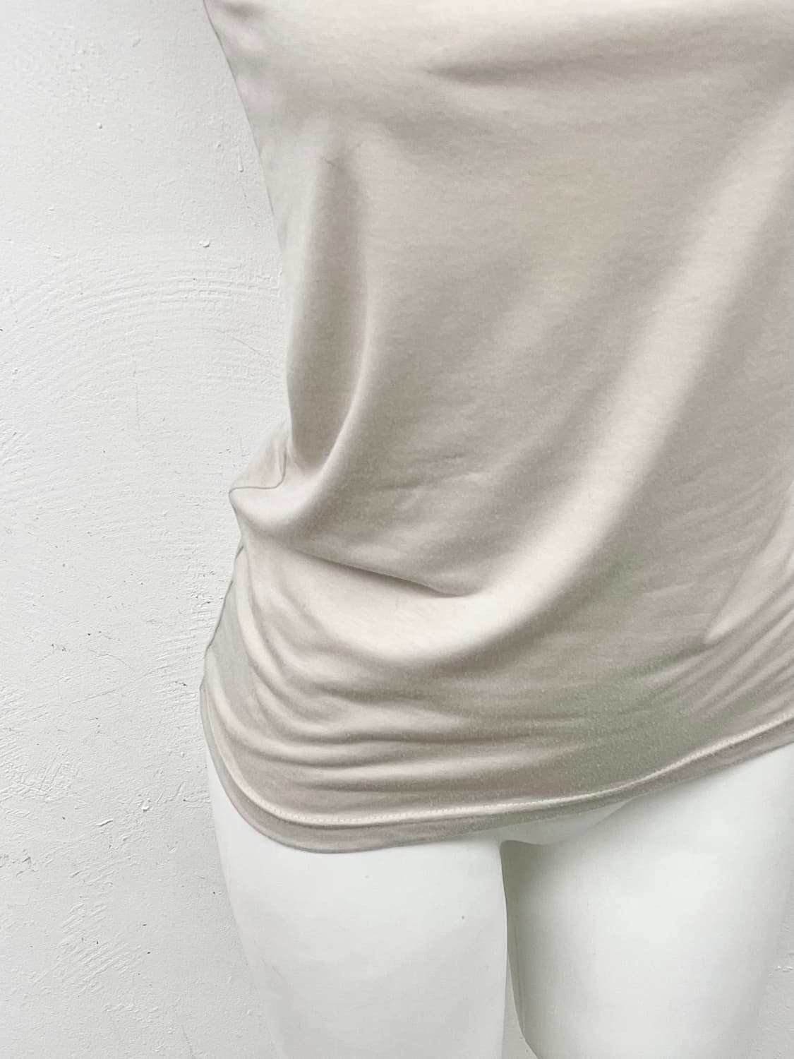 밀크티 새틴 레이스 탑 상품이미지3