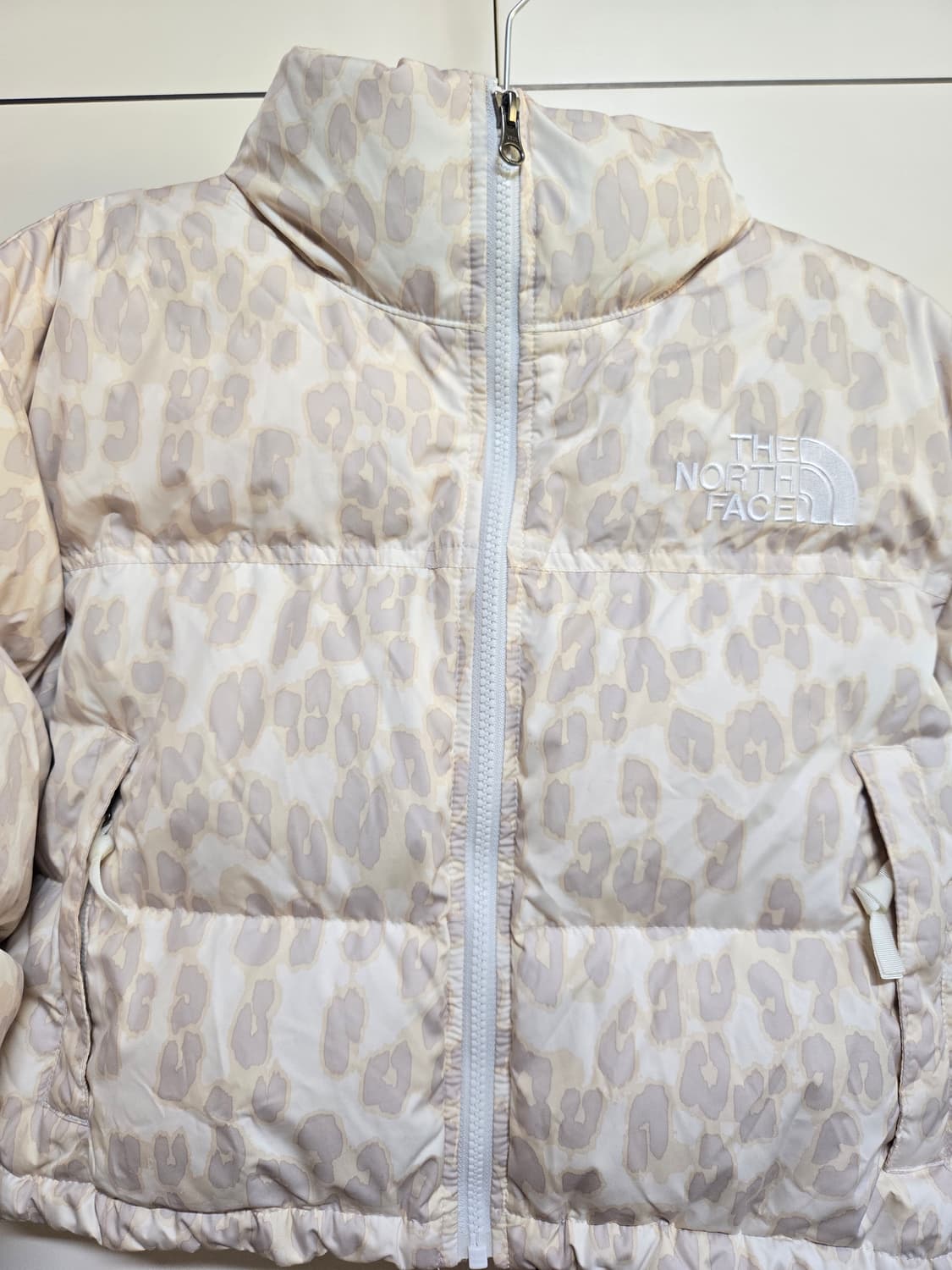 노스페이스 레오파드 프린트 눕시 숏패딩(해외판) 상품이미지2