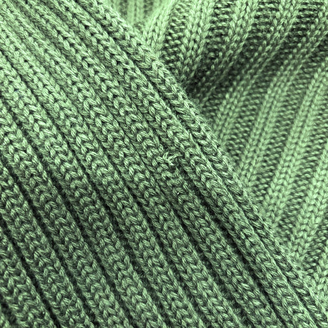 막스앤코 슬림핏 긴팔 골지 니트 비대칭 넥 플랩 카라 지퍼 디테일 카키 상품이미지10