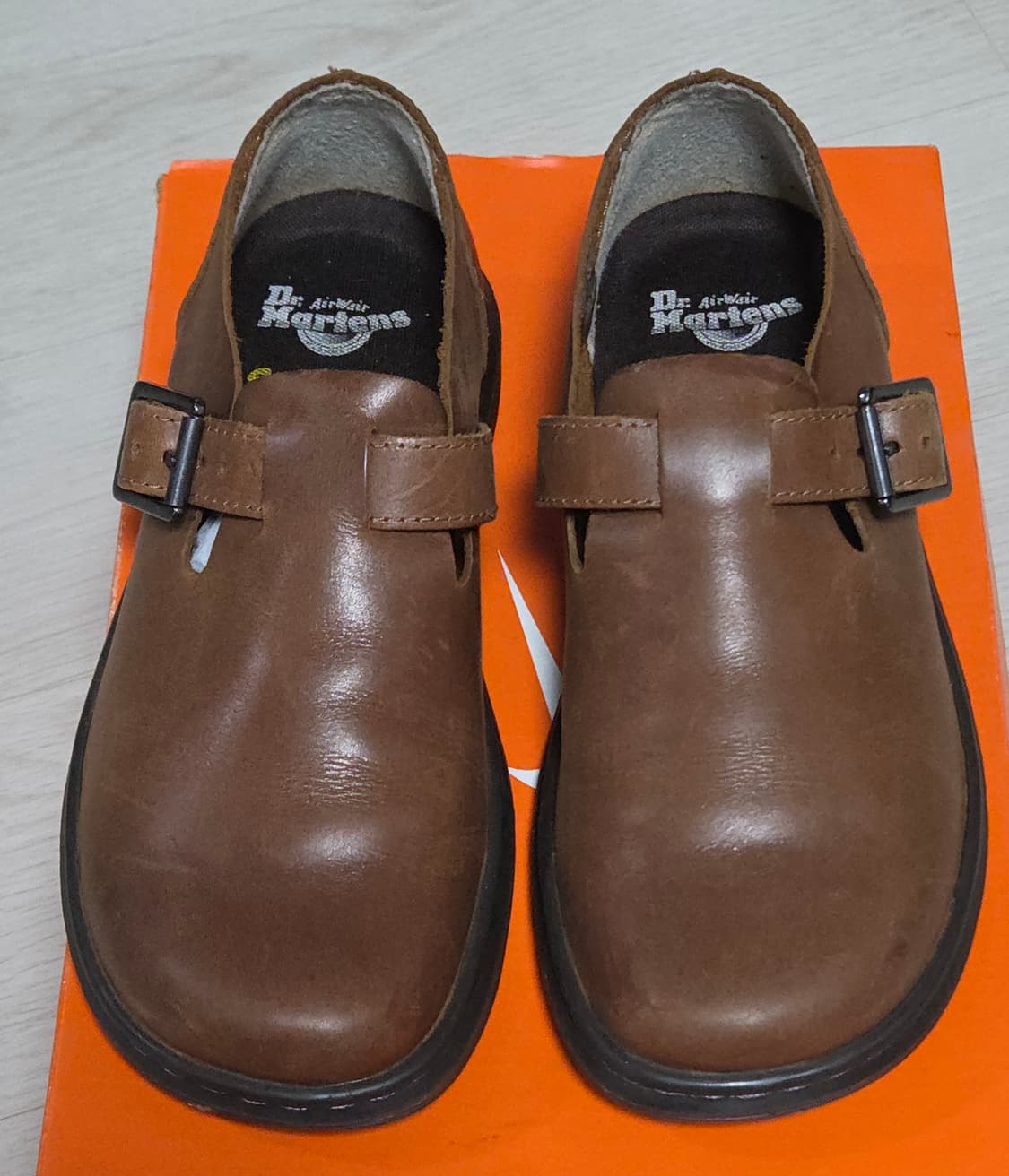 닥터마틴 패트리샤 브라운 상품이미지3