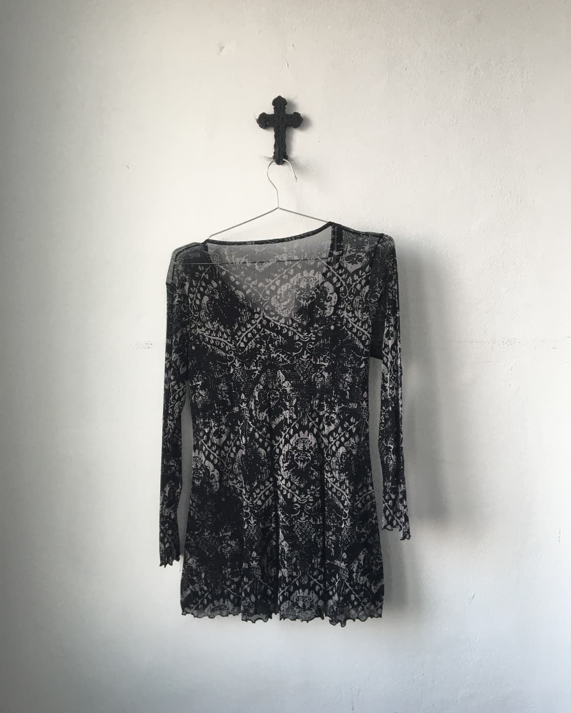 Ornament pattern mesh top 상품이미지2