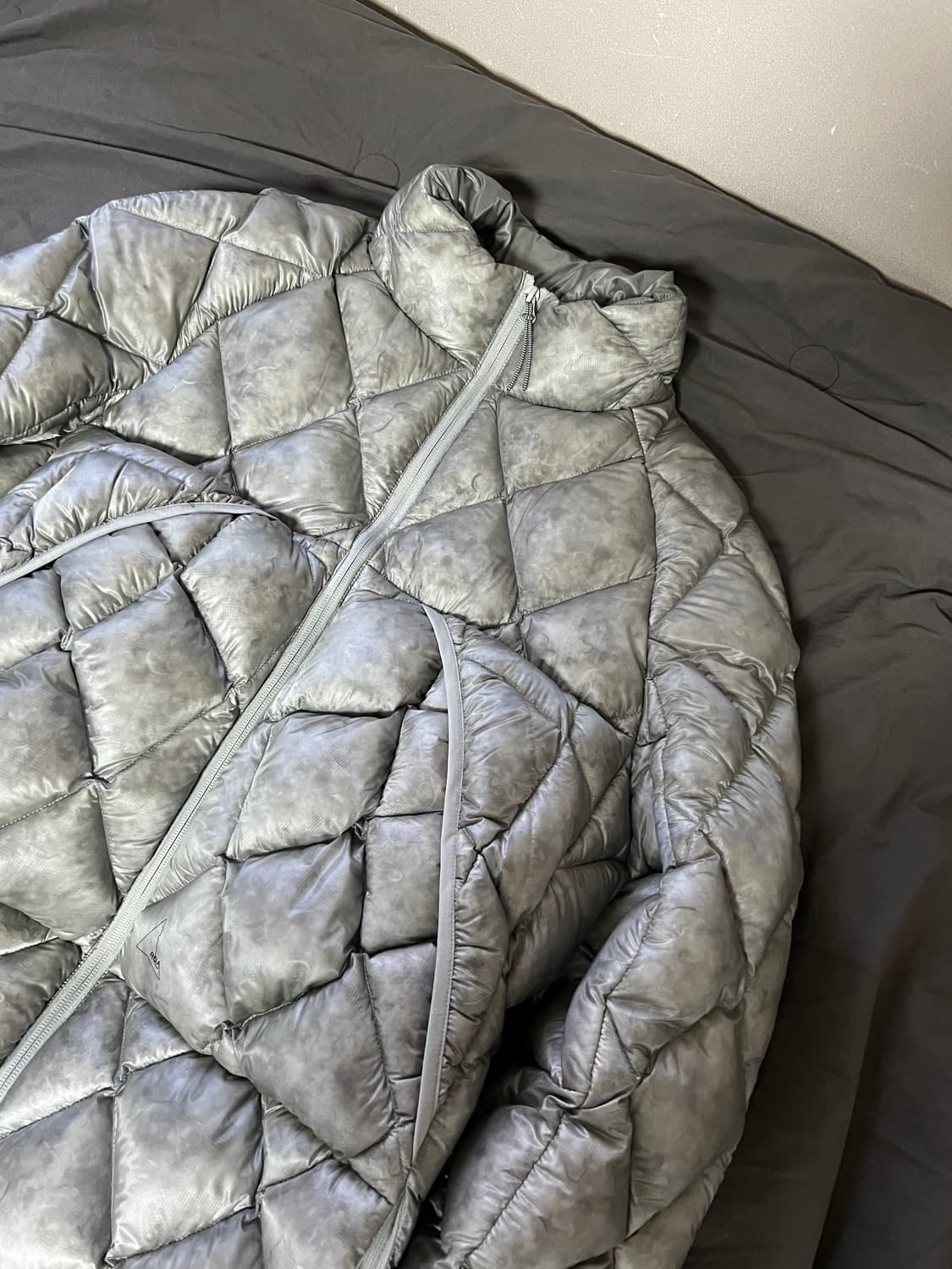 (L) 로아 ROA 누나 패딩 실버 택만뗀 새상품 상품이미지1