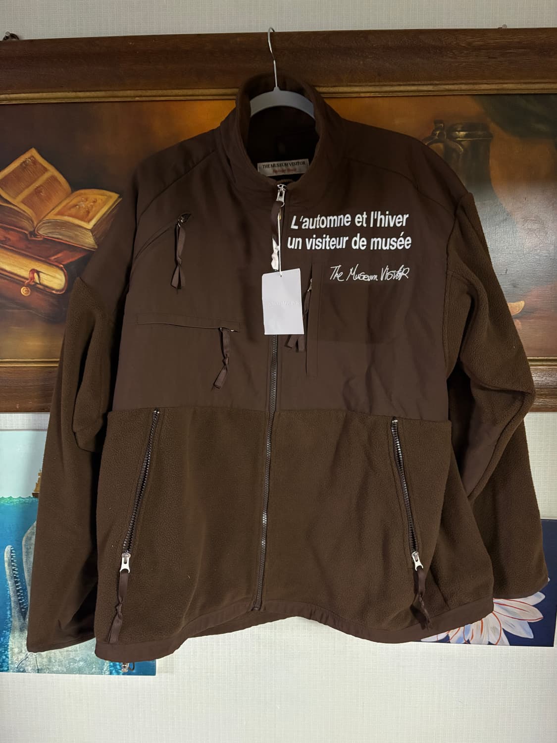 (새상품) 더뮤지엄비지터 후리스 브라운 상품이미지1