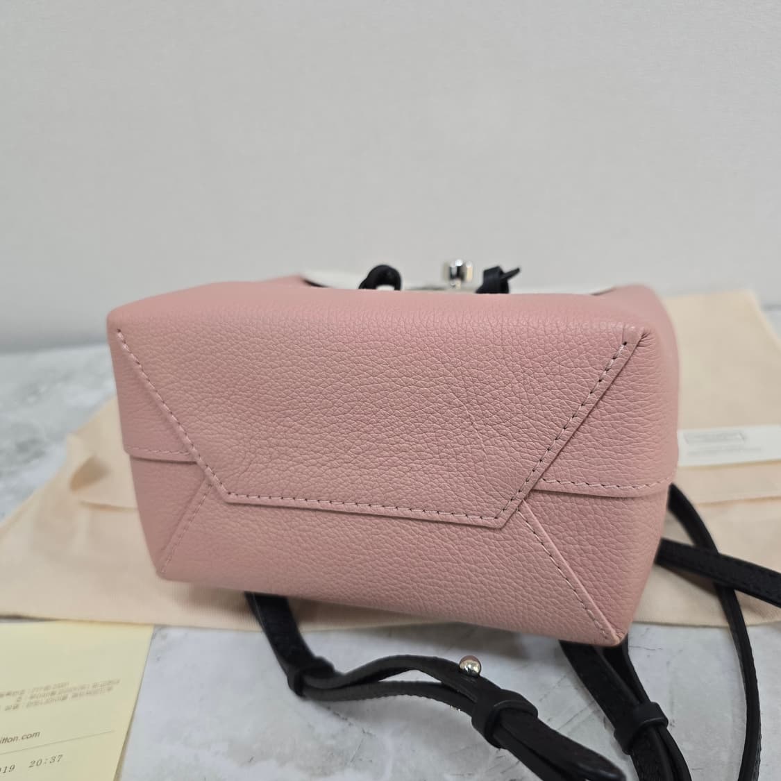 루이비통 락미 백팩 핑크 미니 판매 상품이미지5