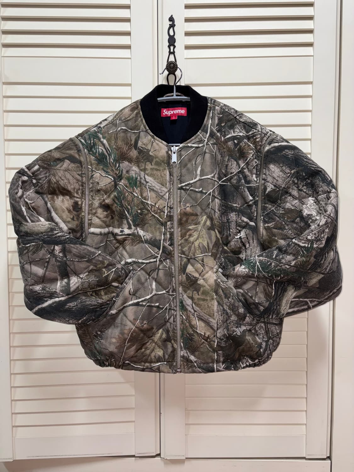 [S급] 슈프림 퀼티드 봄버 자켓 리얼트리 AP 카모 25FW 상품이미지1