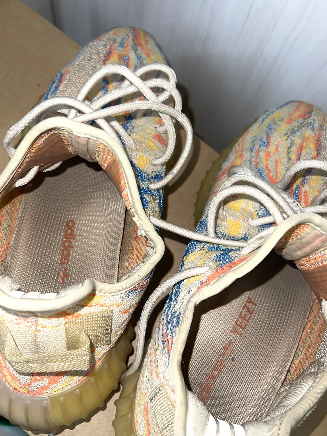 아디다스 이지부스트 350 v2 믹스 오트 상품이미지2