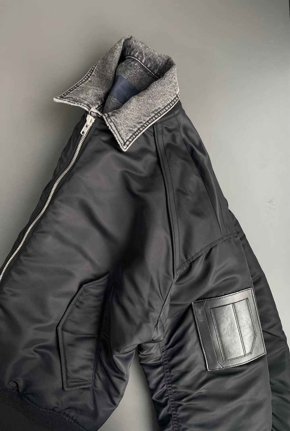 [46] 준지 흑청 데님 트러커 레이어드 MA-1 항공 점퍼 상품이미지3