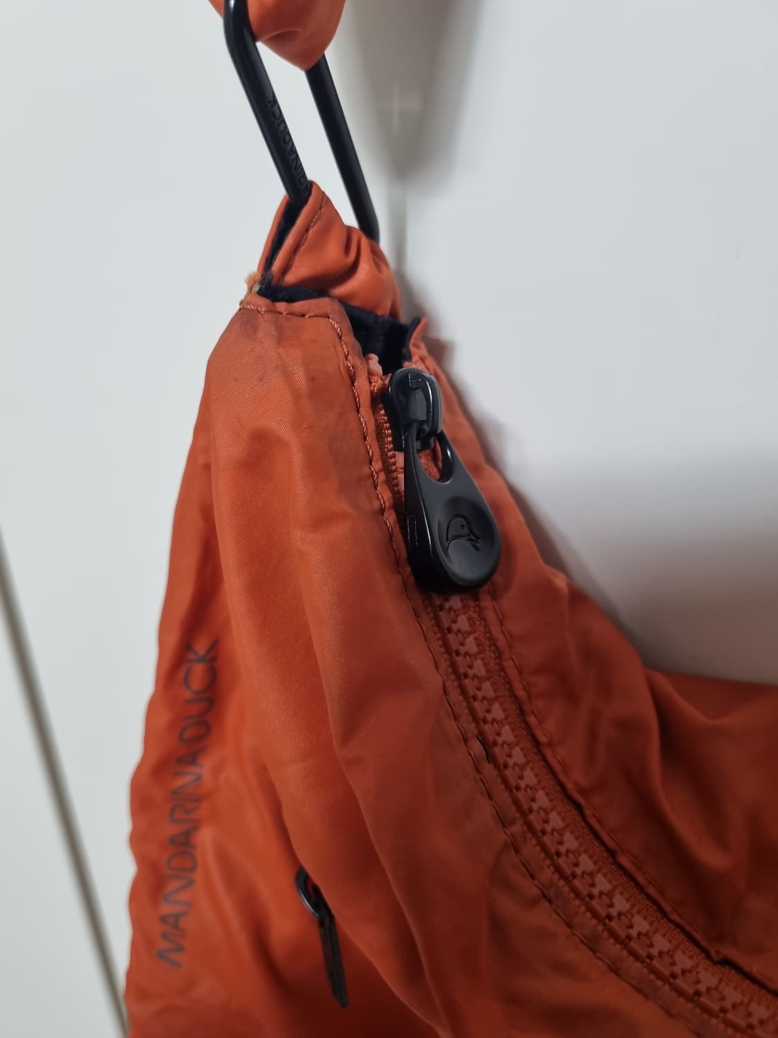 만다리나덕 경량 방수 크로스백  상품이미지3