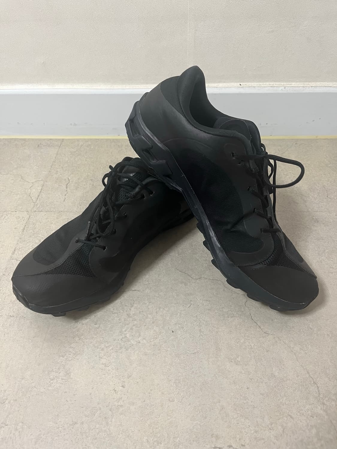 온러닝x포스트아카이브팩션(파프) 클라우드 벤쳐 피크 올블랙 260 상품이미지8