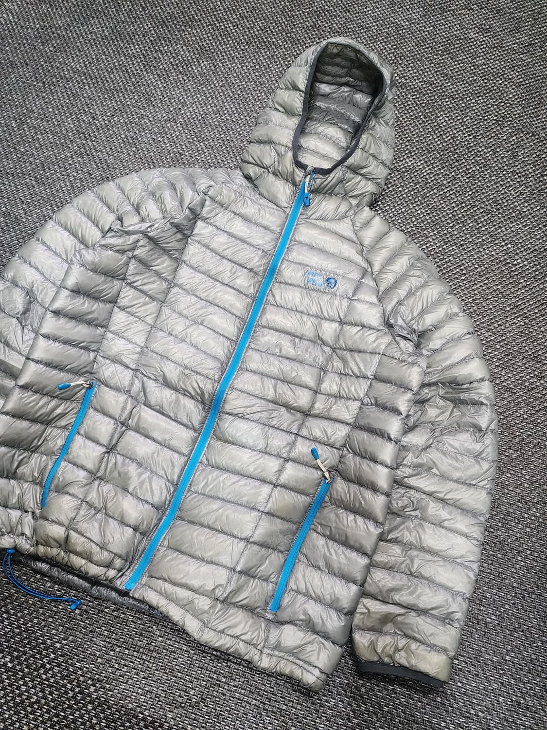 마운틴하드웨어 후드 경량 다운패딩 100 L 사이즈  상품이미지1