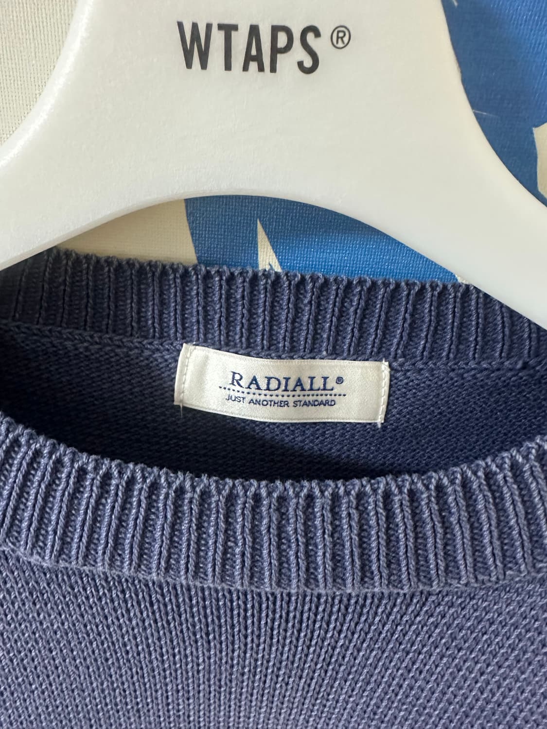 라디올 크루넥 스웨터 스모크블루 L 상품이미지3