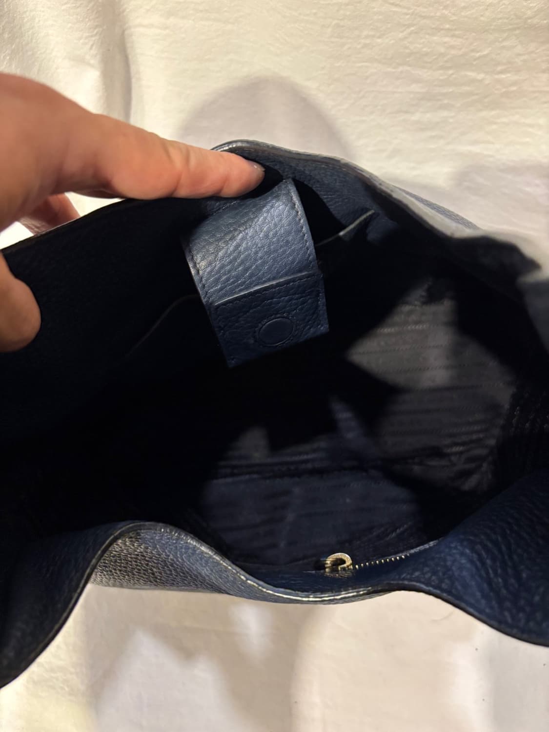 프라다 비텔로 다이노 호보백 네이비 가방 상품이미지6