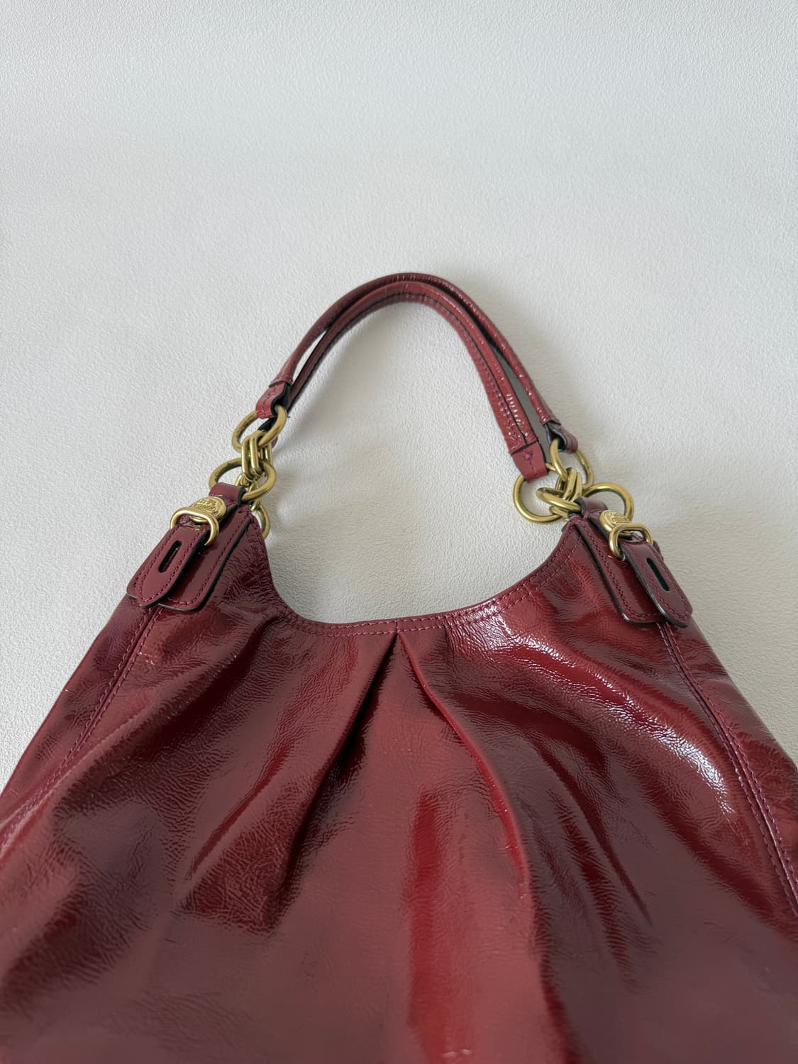 코치(COACH) 에나멜 레더 숄더백 상품이미지2