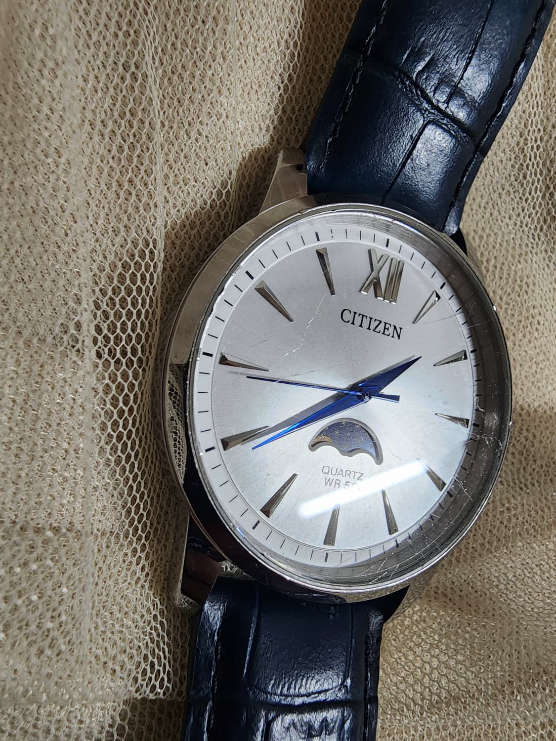 시티즌 문페이즈 쿼츠 가죽 시계 상품이미지8